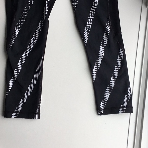 VMMA cape legging with drawstring and side pocket - Picture 2 of 7